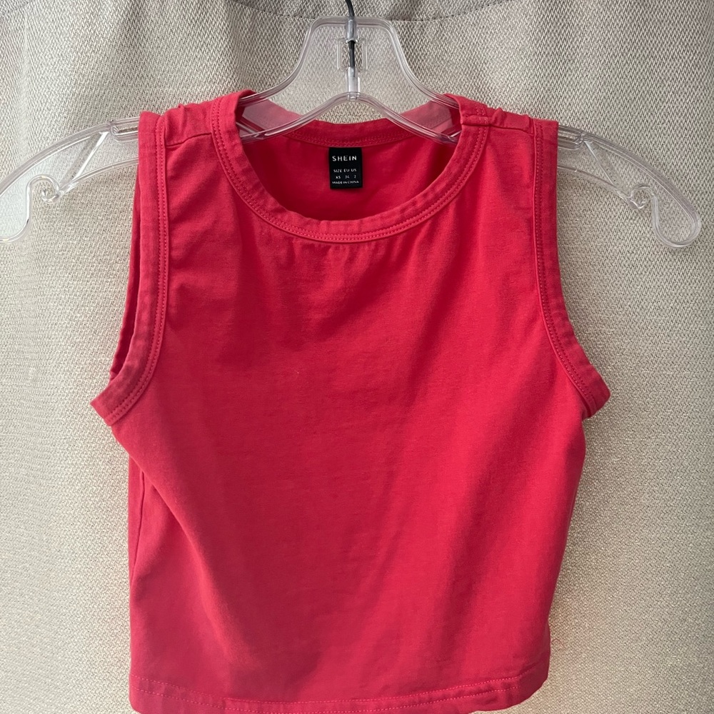 Coral top